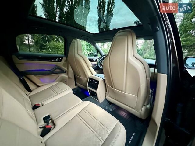 Коричневый Порше Каен, объемом двигателя 3 л и пробегом 43 тыс. км за 92950 $, фото 16 на Automoto.ua