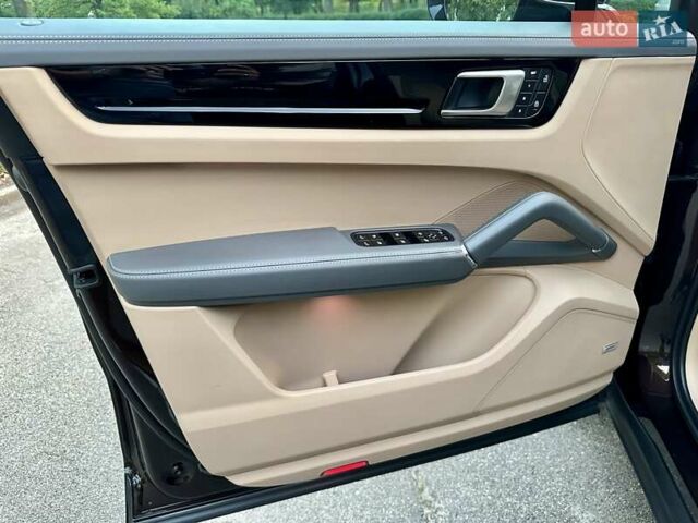 Коричневый Порше Каен, объемом двигателя 3 л и пробегом 43 тыс. км за 92950 $, фото 111 на Automoto.ua