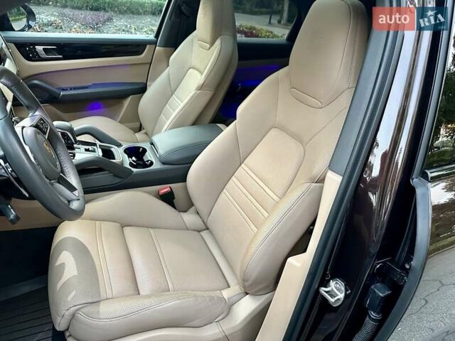 Коричневый Порше Каен, объемом двигателя 3 л и пробегом 43 тыс. км за 92950 $, фото 117 на Automoto.ua