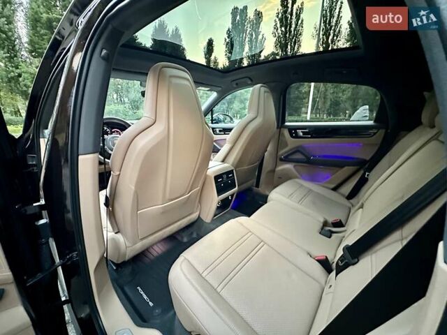 Коричневый Порше Каен, объемом двигателя 3 л и пробегом 43 тыс. км за 92950 $, фото 6 на Automoto.ua