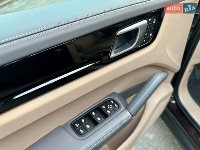 Коричневый Порше Каен, объемом двигателя 3 л и пробегом 43 тыс. км за 92950 $, фото 112 на Automoto.ua