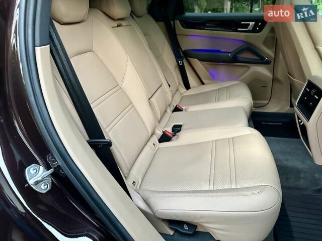 Коричневый Порше Каен, объемом двигателя 3 л и пробегом 43 тыс. км за 92950 $, фото 14 на Automoto.ua