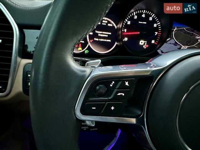 Коричневый Порше Каен, объемом двигателя 3 л и пробегом 43 тыс. км за 92950 $, фото 46 на Automoto.ua