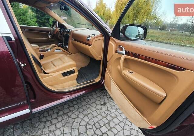 Красный Порше Каен, объемом двигателя 2.97 л и пробегом 186 тыс. км за 11800 $, фото 18 на Automoto.ua
