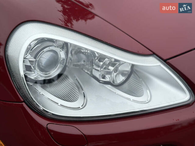 Червоний Порше Cayenne, об'ємом двигуна 4.81 л та пробігом 126 тис. км за 12222 $, фото 69 на Automoto.ua