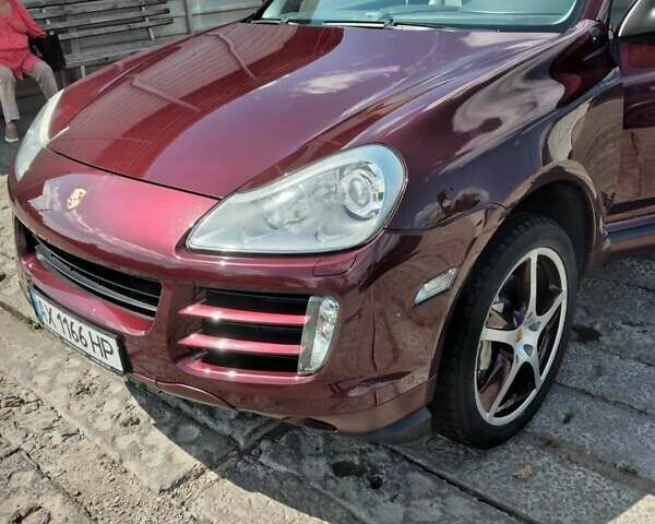 Красный Порше Каен, объемом двигателя 4.81 л и пробегом 65 тыс. км за 15000 $, фото 5 на Automoto.ua