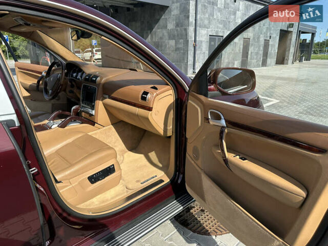 Красный Порше Каен, объемом двигателя 4.81 л и пробегом 117 тыс. км за 13500 $, фото 24 на Automoto.ua