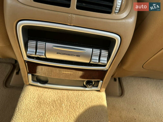 Красный Порше Каен, объемом двигателя 4.81 л и пробегом 117 тыс. км за 13500 $, фото 26 на Automoto.ua