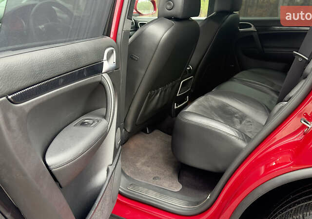 Червоний Порше Cayenne, об'ємом двигуна 4.81 л та пробігом 126 тис. км за 12222 $, фото 17 на Automoto.ua