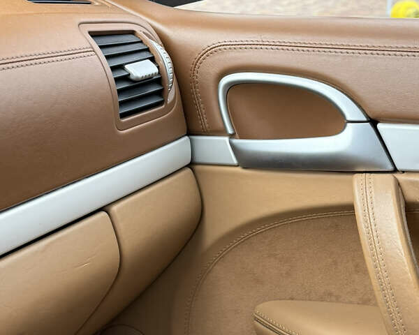 Червоний Порше Cayenne, об'ємом двигуна 4.8 л та пробігом 119 тис. км за 10500 $, фото 29 на Automoto.ua