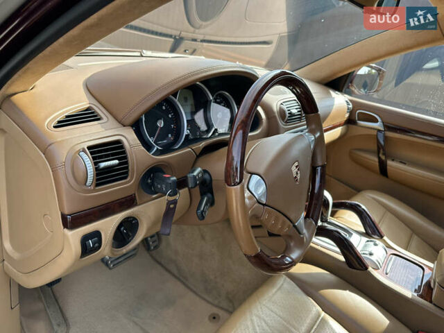 Красный Порше Каен, объемом двигателя 4.81 л и пробегом 117 тыс. км за 13500 $, фото 27 на Automoto.ua