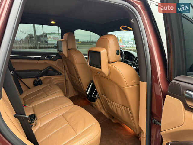 Красный Порше Каен, объемом двигателя 3 л и пробегом 278 тыс. км за 23500 $, фото 11 на Automoto.ua