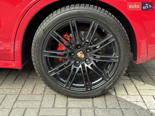 Красный Порше Каен, объемом двигателя 4.8 л и пробегом 123 тыс. км за 23900 $, фото 11 на Automoto.ua