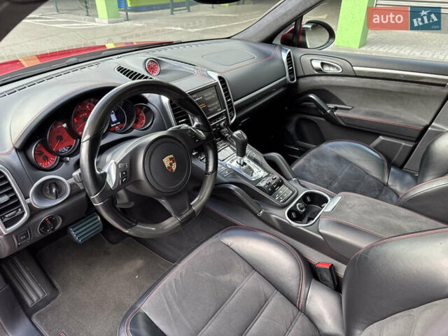Червоний Порше Cayenne, об'ємом двигуна 4.8 л та пробігом 123 тис. км за 27000 $, фото 46 на Automoto.ua