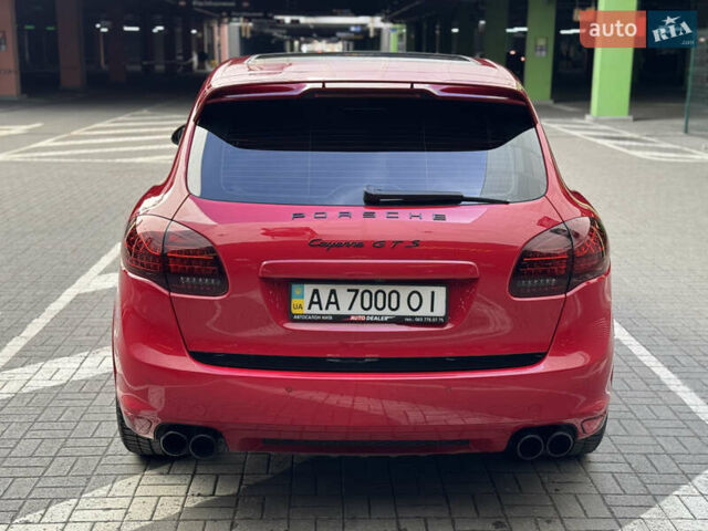 Красный Порше Каен, объемом двигателя 4.8 л и пробегом 123 тыс. км за 23900 $, фото 6 на Automoto.ua