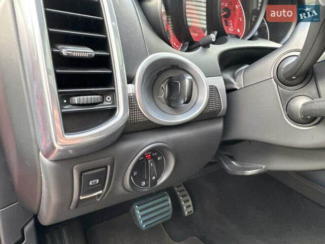 Красный Порше Каен, объемом двигателя 4.8 л и пробегом 123 тыс. км за 23900 $, фото 44 на Automoto.ua