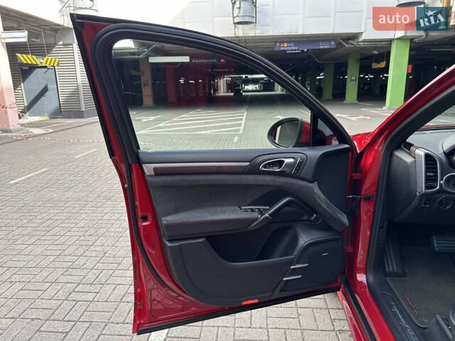 Красный Порше Каен, объемом двигателя 4.8 л и пробегом 123 тыс. км за 23900 $, фото 42 на Automoto.ua