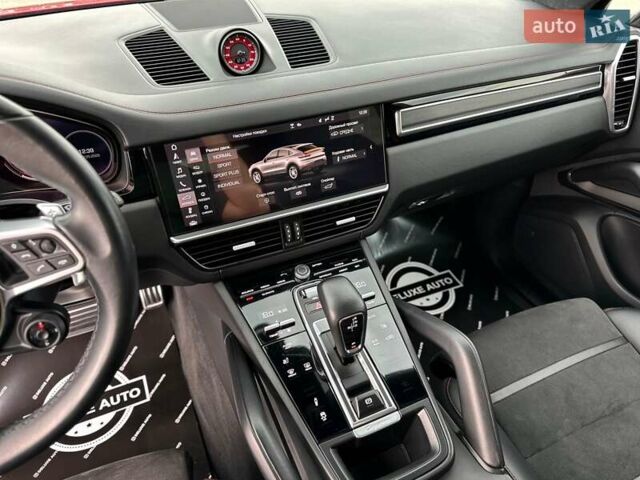 Красный Порше Каен, объемом двигателя 4 л и пробегом 114 тыс. км за 88900 $, фото 58 на Automoto.ua