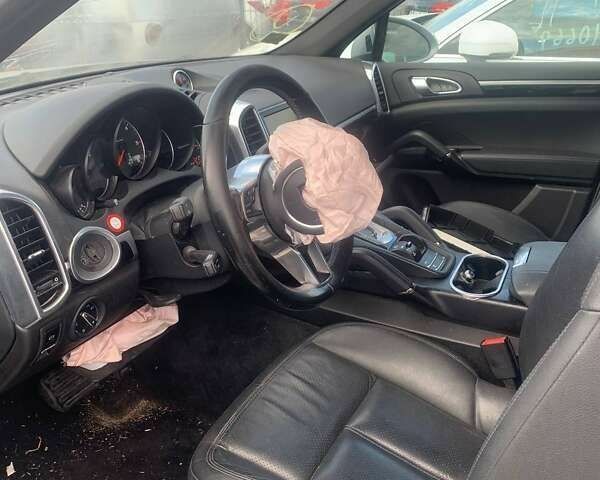 Порше Каен, объемом двигателя 3 л и пробегом 211 тыс. км за 28200 $, фото 9 на Automoto.ua