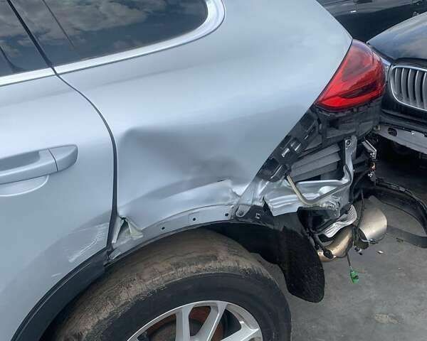 Порше Каен, объемом двигателя 3 л и пробегом 211 тыс. км за 28200 $, фото 6 на Automoto.ua