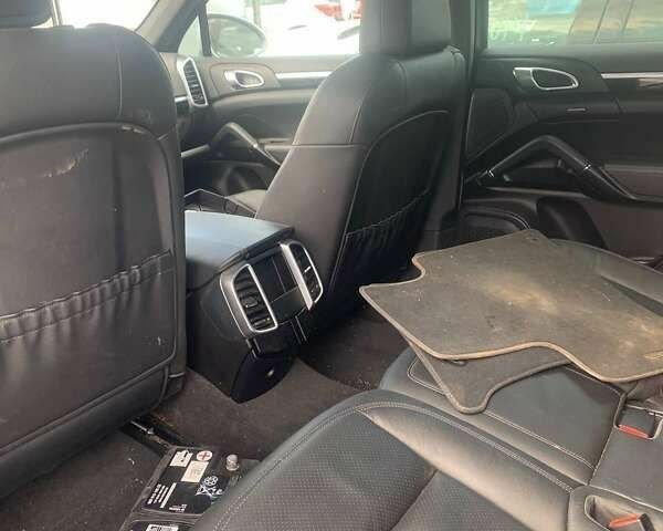 Порше Каен, объемом двигателя 3 л и пробегом 211 тыс. км за 28200 $, фото 10 на Automoto.ua