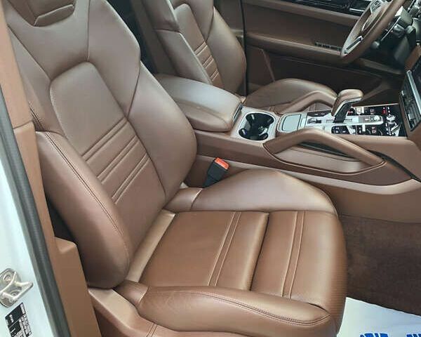 Порше Каен, объемом двигателя 3 л и пробегом 50 тыс. км за 85500 $, фото 13 на Automoto.ua