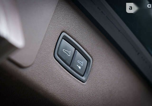 Порше Каен, объемом двигателя 4 л и пробегом 48 тыс. км за 131000 $, фото 19 на Automoto.ua
