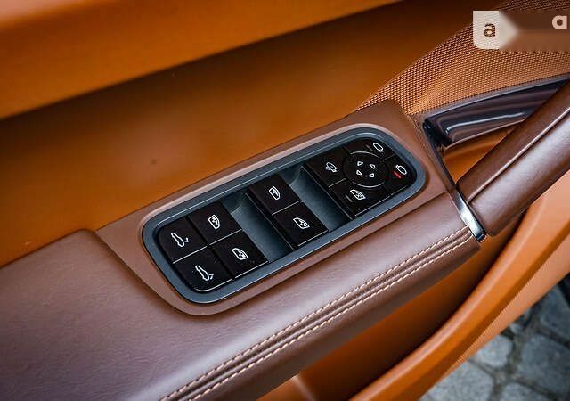 Порше Каен, объемом двигателя 4 л и пробегом 48 тыс. км за 131000 $, фото 26 на Automoto.ua
