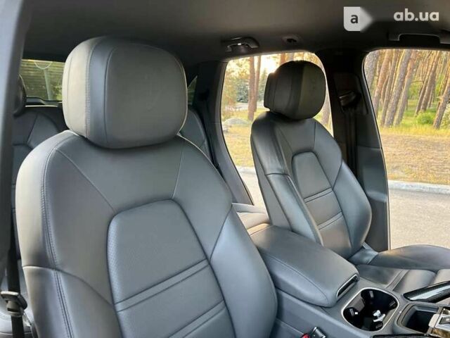 Порше Каен, объемом двигателя 3 л и пробегом 81 тыс. км за 77999 $, фото 27 на Automoto.ua