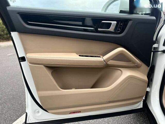 Порше Каен, объемом двигателя 3 л и пробегом 110 тыс. км за 51500 $, фото 23 на Automoto.ua
