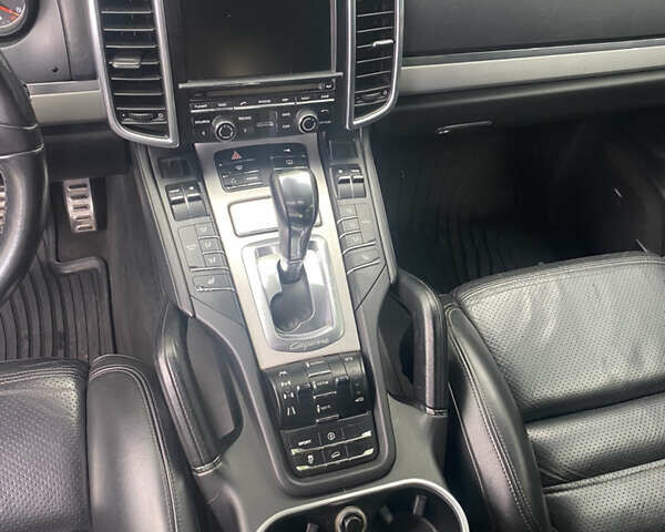 Порше Cayenne, об'ємом двигуна 0 л та пробігом 230 тис. км за 17900 $, фото 25 на Automoto.ua