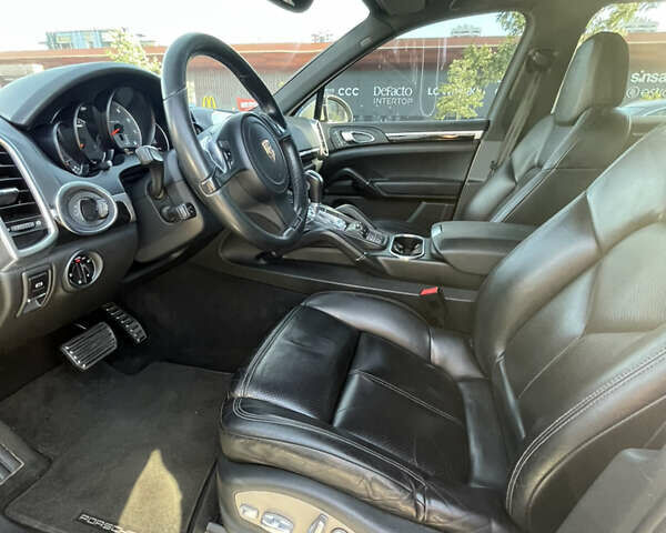 Порше Каен, объемом двигателя 4.8 л и пробегом 155 тыс. км за 18400 $, фото 9 на Automoto.ua