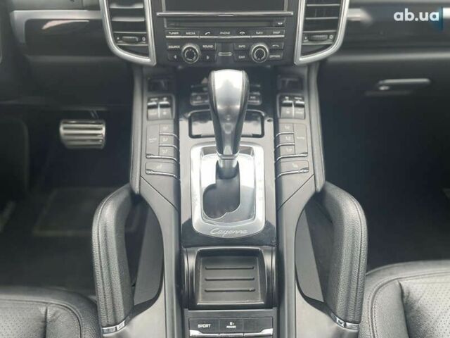 Порше Каен, объемом двигателя 0 л и пробегом 201 тыс. км за 15300 $, фото 16 на Automoto.ua