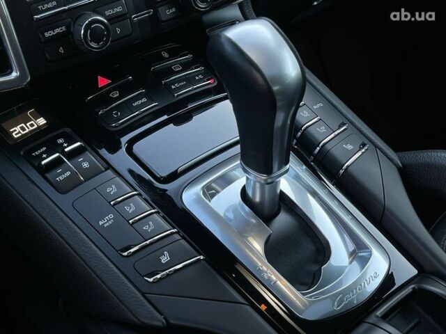 Порше Каен, объемом двигателя 0 л и пробегом 181 тыс. км за 19800 $, фото 7 на Automoto.ua