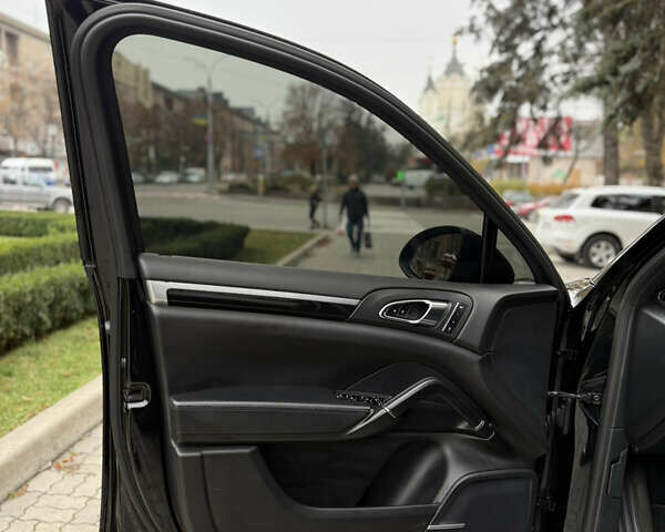 Порше Cayenne, об'ємом двигуна 3 л та пробігом 333 тис. км за 21500 $, фото 13 на Automoto.ua