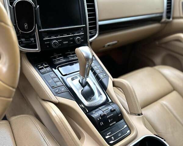Порше Каен, объемом двигателя 3 л и пробегом 260 тыс. км за 21900 $, фото 3 на Automoto.ua