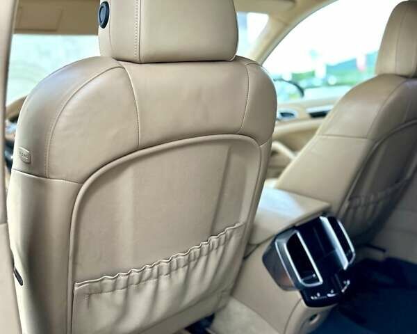 Порше Каен, объемом двигателя 3 л и пробегом 260 тыс. км за 21900 $, фото 8 на Automoto.ua