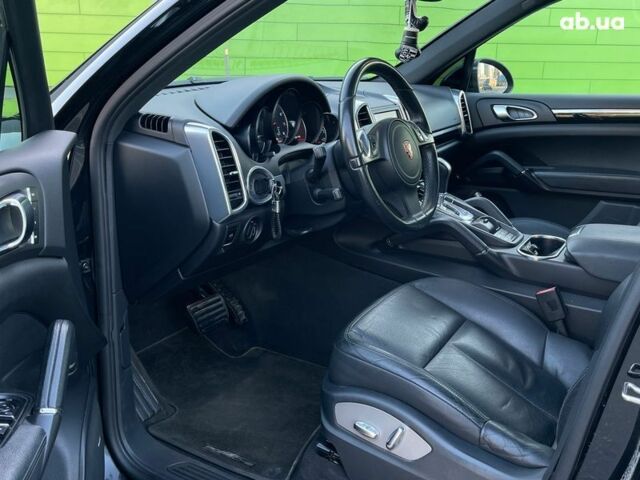 Порше Каен, объемом двигателя 0 л и пробегом 181 тыс. км за 19800 $, фото 6 на Automoto.ua