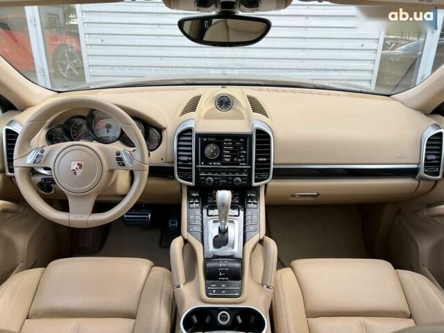 Порше Каен, объемом двигателя 0 л и пробегом 126 тыс. км за 16500 $, фото 14 на Automoto.ua