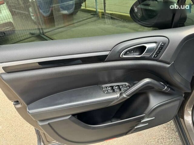 Порше Cayenne, об'ємом двигуна 0 л та пробігом 151 тис. км за 17990 $, фото 17 на Automoto.ua