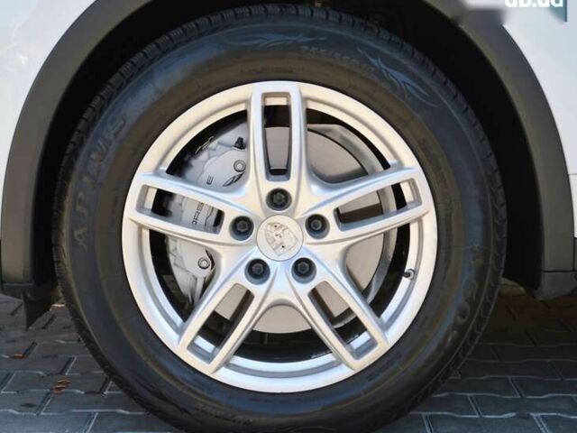 Порше Каен 2012 в Одессе на Automoto.ua Порше Каен, объемом двигателя 0 л и пробегом 122 тыс. км за 23500 $, фото 20 на Automoto.ua