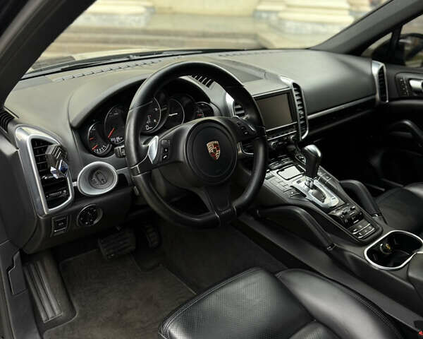 Порше Cayenne, об'ємом двигуна 3 л та пробігом 333 тис. км за 21500 $, фото 17 на Automoto.ua