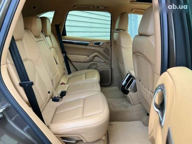 Порше Каен, объемом двигателя 0 л и пробегом 126 тыс. км за 17500 $, фото 25 на Automoto.ua