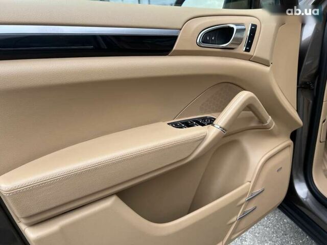 Порше Каен, объемом двигателя 0 л и пробегом 126 тыс. км за 16500 $, фото 22 на Automoto.ua