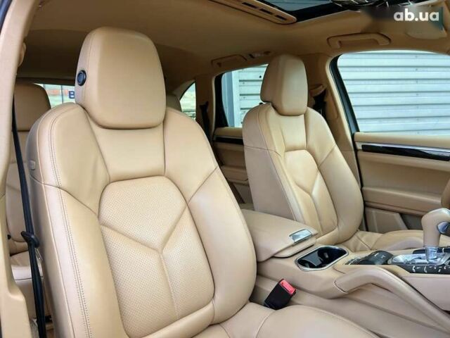 Порше Cayenne, об'ємом двигуна 0 л та пробігом 126 тис. км за 16500 $, фото 13 на Automoto.ua