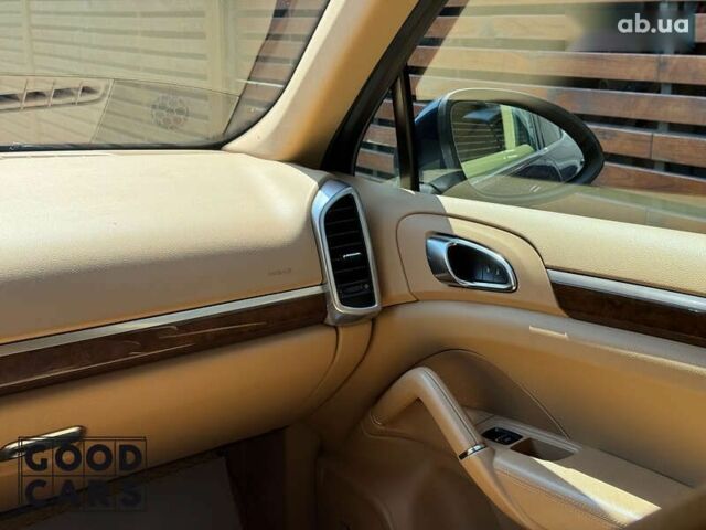 Порше Каен, объемом двигателя 3 л и пробегом 142 тыс. км за 22500 $, фото 23 на Automoto.ua