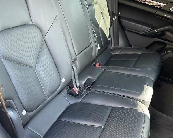 Порше Каен, объемом двигателя 3 л и пробегом 120 тыс. км за 28999 $, фото 24 на Automoto.ua