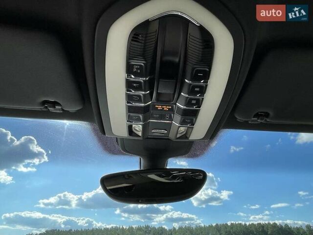 Порше Каен, объемом двигателя 3 л и пробегом 120 тыс. км за 28999 $, фото 15 на Automoto.ua