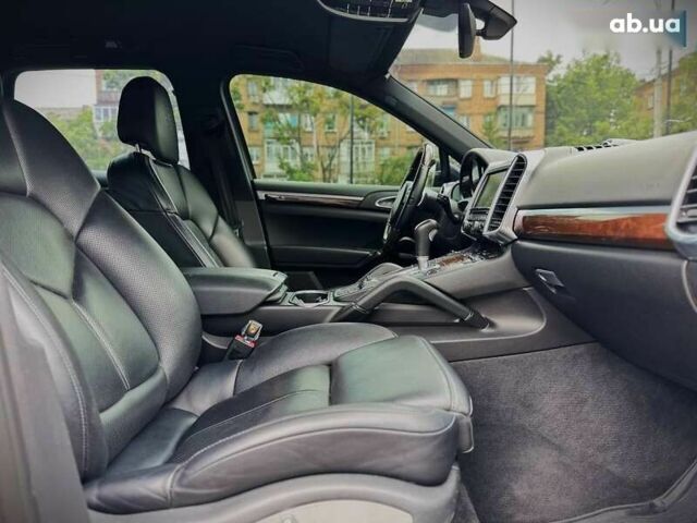 Порше Каен, объемом двигателя 4.1 л и пробегом 273 тыс. км за 24300 $, фото 26 на Automoto.ua