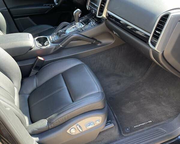 Порше Каен, объемом двигателя 3 л и пробегом 120 тыс. км за 28999 $, фото 5 на Automoto.ua